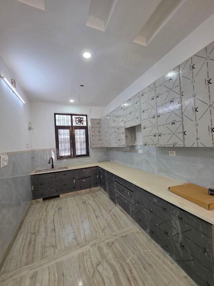Kitchen, sector 37 3 Bedroom 250 Sq.Ft. Builder Floor In Sector 37 Faridabad 8717485