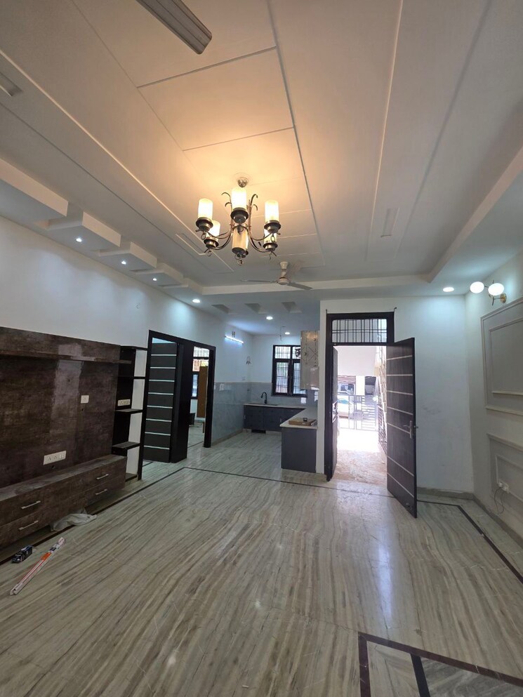  Parking, sector 37 3 Bedroom 250 Sq.Ft. Builder Floor In Sector 37 Faridabad 8717485