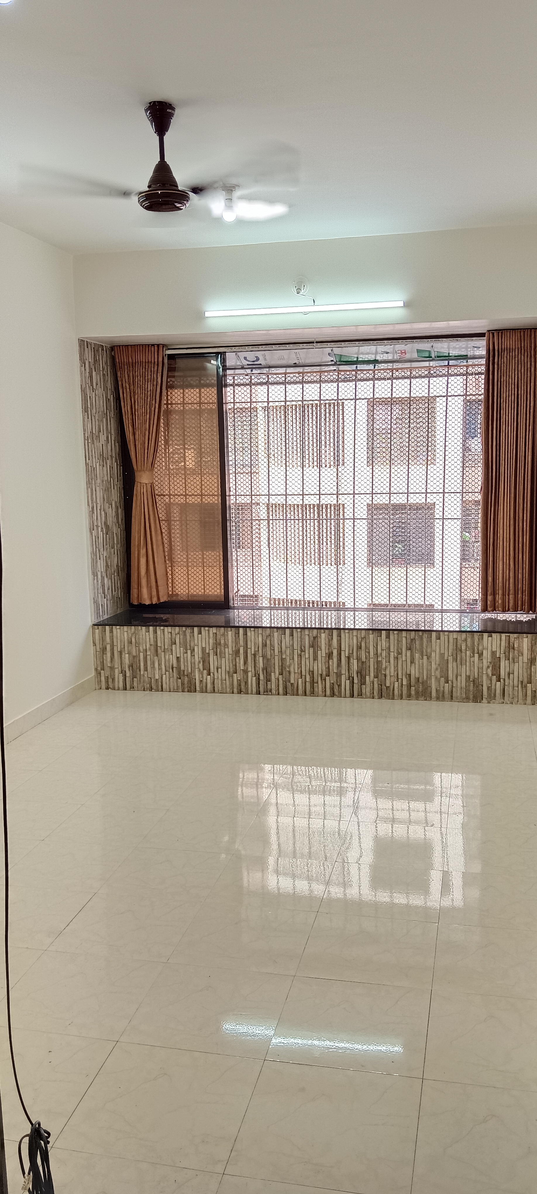 1 BHK 575 Sq.Ft. Apartment in Kshitij CHS