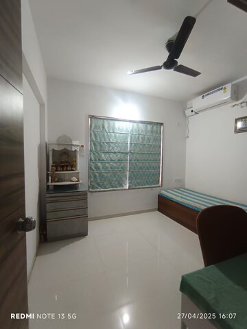 Team Area in 2 BHK Apartment at VJ YashOne Infinitee, Tathawade – for Rent