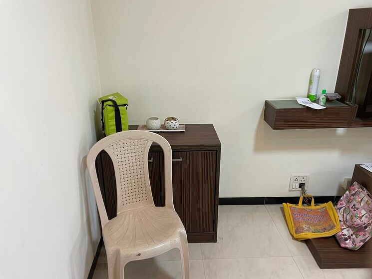 Master Bedroom, dheeraj-uphar-chs-ltd- 1 Bedroom 465 Sq.Ft. Apartment In Malad East Mumbai 8717512