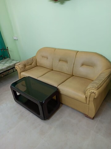 Living Room in 2 BHK Apartment at Andheri East – for Rent