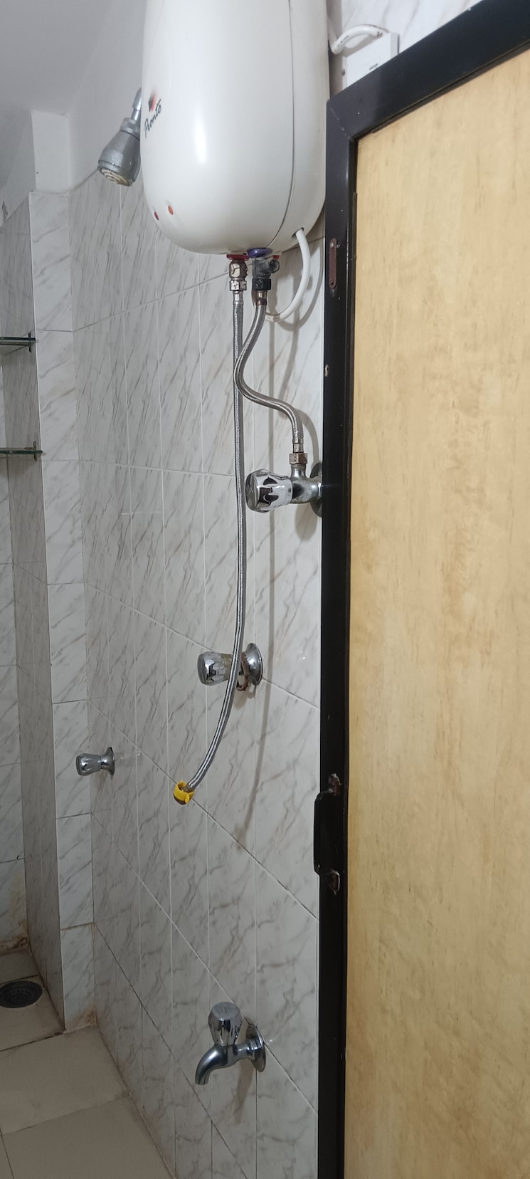 Bathroom, dheeraj-uphar-chs-ltd- 1 Bedroom 465 Sq.Ft. Apartment In Malad East Mumbai 8717512