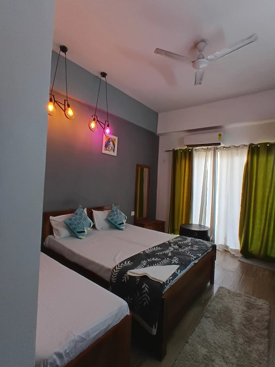 1 BHK Apartment For Rent in Paramount Golfforeste Villas