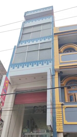  Showroom For Sale in Maruf Ganj