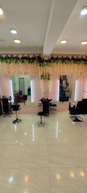 Team Area in  Showroom at Maruf Ganj – for Sale