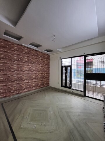 Bedroom in 3 BHK Builder Floor at Sector 43 – for Sale