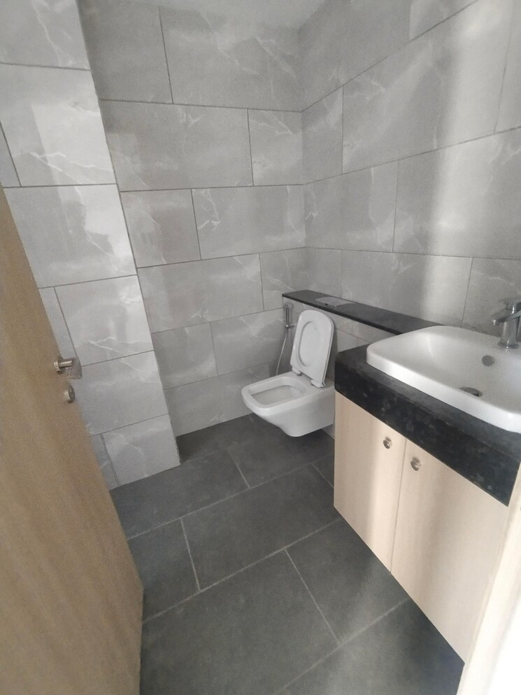 Bathroom, rustomjee-crown 5 Bedroom 3080 Sq.Ft. Apartment In Prabhadevi Mumbai 8717519