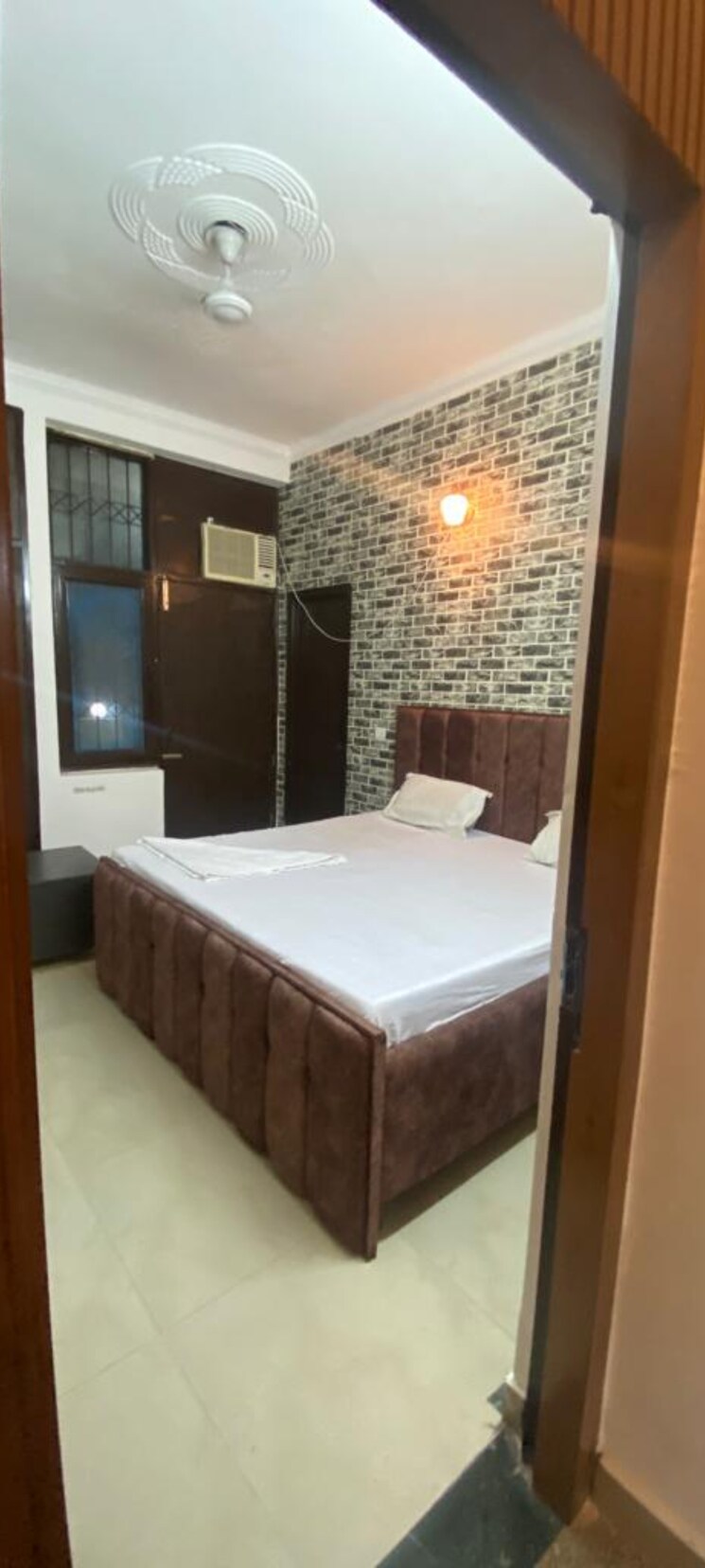 Room, sector 52 Pg For Boys & Girls In Sector 52 8717556