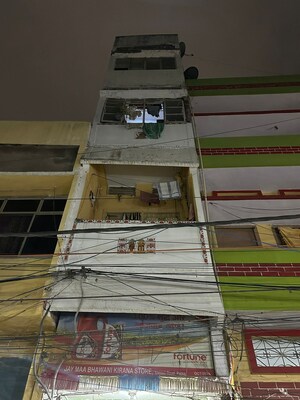  Shop For Sale in Gandhi Maidan