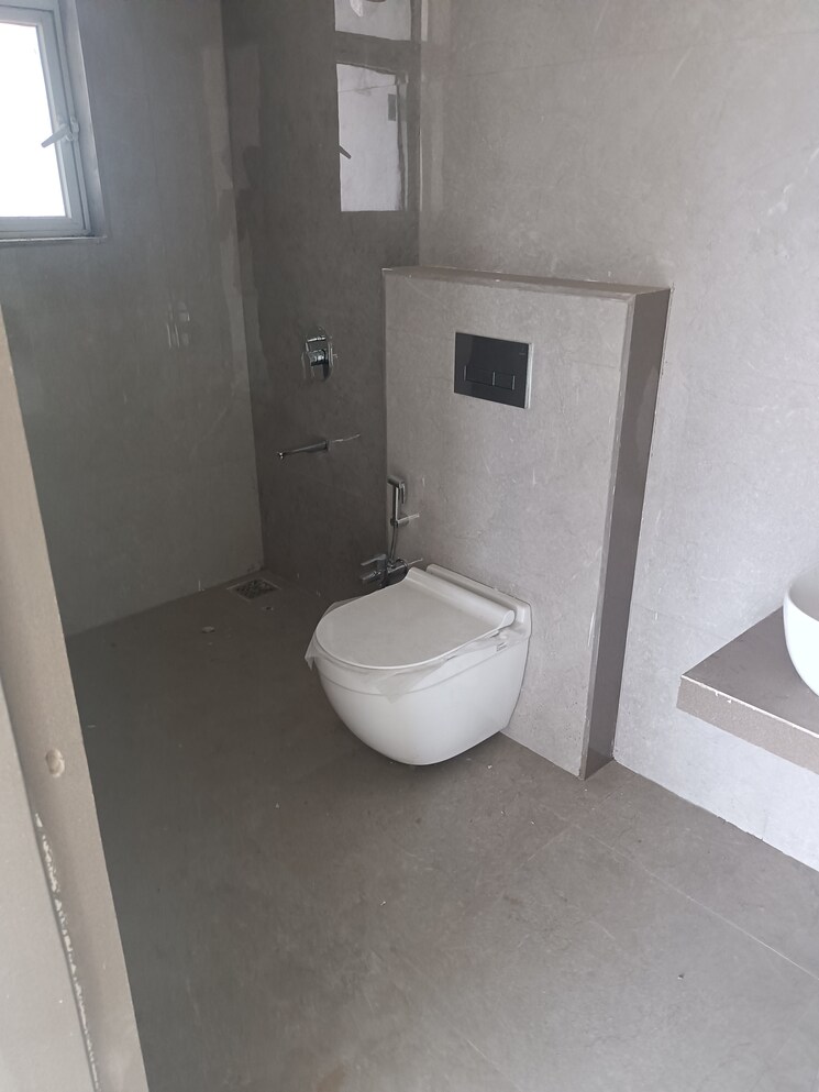 Bathroom, devi-bhuvan 3 Bedroom 1058 Sq.Ft. Apartment In Matunga Mumbai 8717593