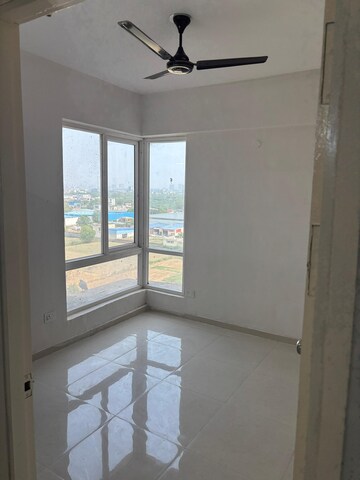 Room in 2 BHK Apartment at Signature Global The Millennia, Sector 37d – for Rent