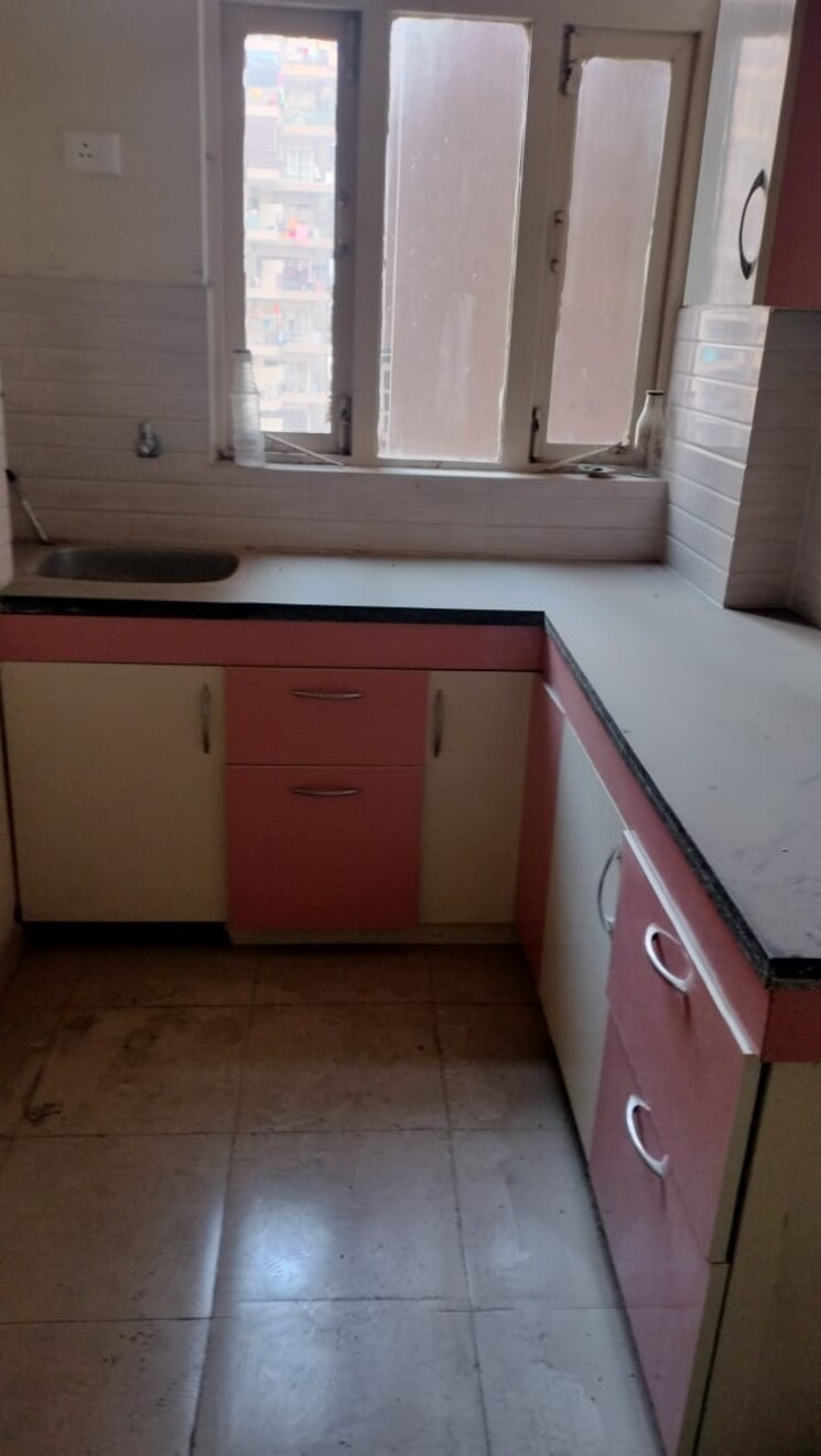 Kitchen, omaxe-spa-village 3.5 Bedroom 1949 Sq.Ft. Apartment In Sector 78 Faridabad 8717621