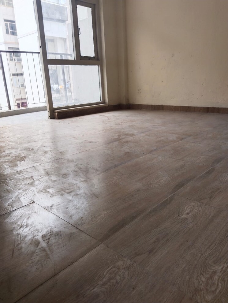 Room, omaxe-spa-village 3.5 Bedroom 1949 Sq.Ft. Apartment In Sector 78 Faridabad 8717621