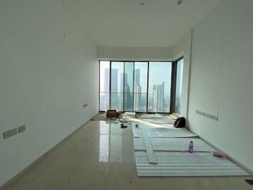 Room in 5 BHK Apartment at Rustomjee Crown, Prabhadevi – for Rent