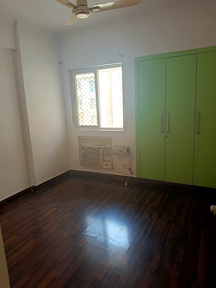 Room, aims-golf-city 2 Bedroom 950 Sq.Ft. Apartment In Sector 75 Noida 8717607