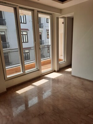 Room in 3 BHK Builder Floor at Vasant Kunj – for Sale