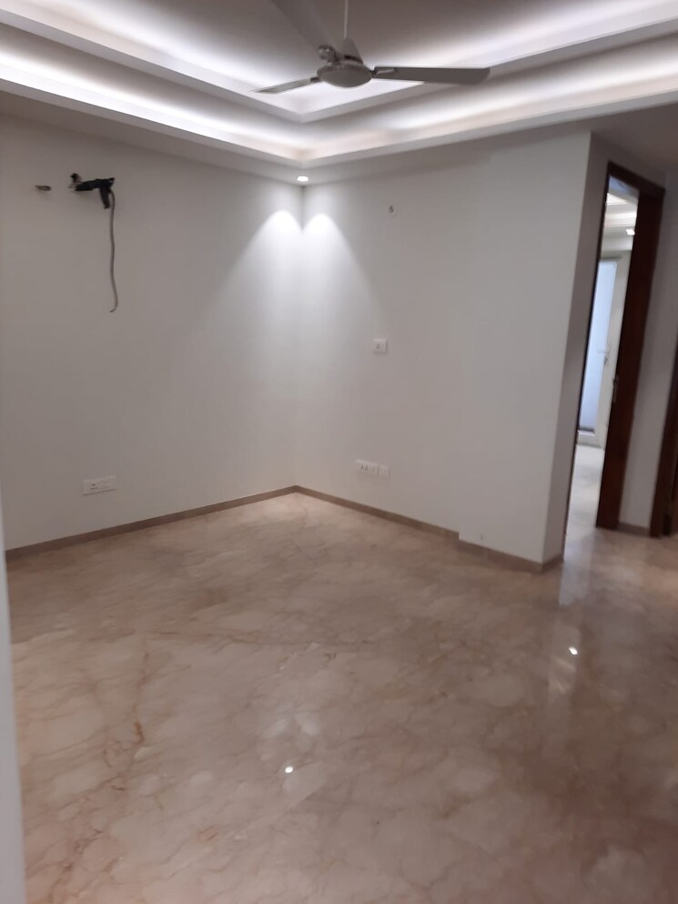 Room, vasant kunj 3 Bedroom 2500 Sq.Ft. Builder Floor In Vasant Kunj Delhi 8717639