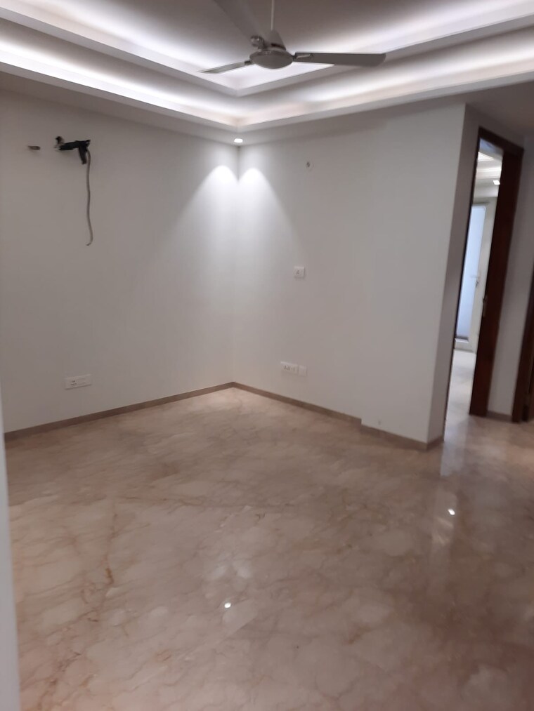 Room, vasant kunj 3 Bedroom 2500 Sq.Ft. Builder Floor In Vasant Kunj Delhi 8717639