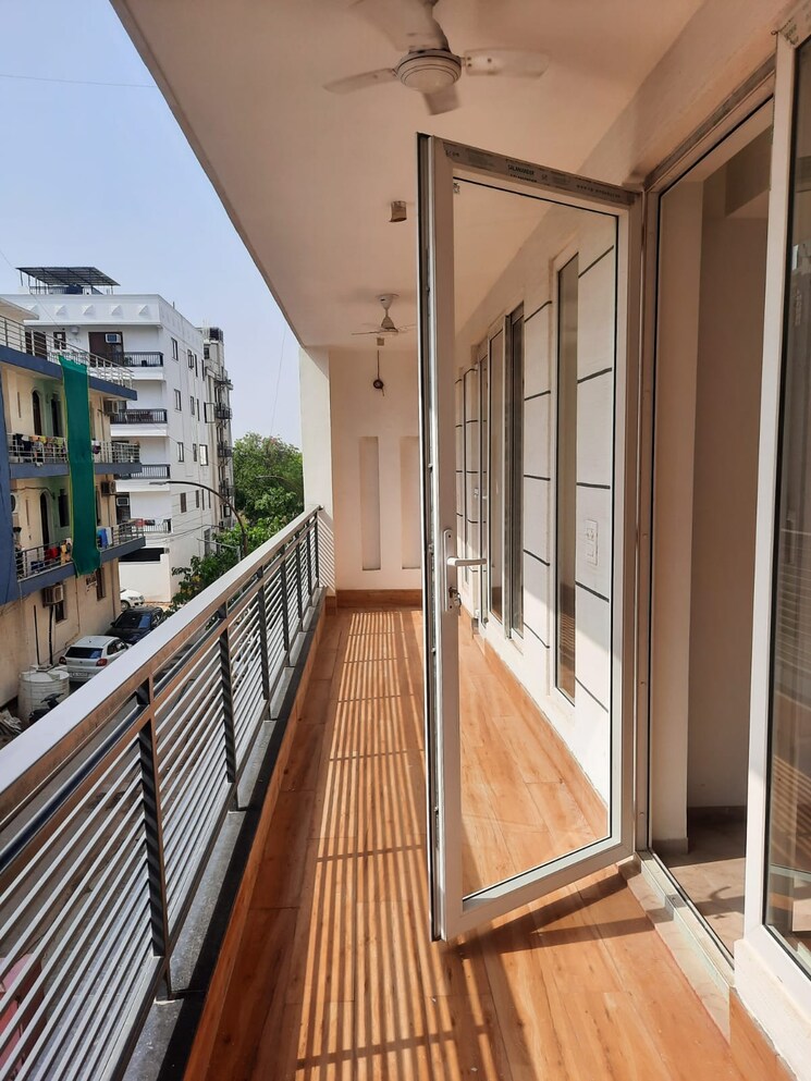 Balcony, vasant kunj 3 Bedroom 2500 Sq.Ft. Builder Floor In Vasant Kunj Delhi 8717639