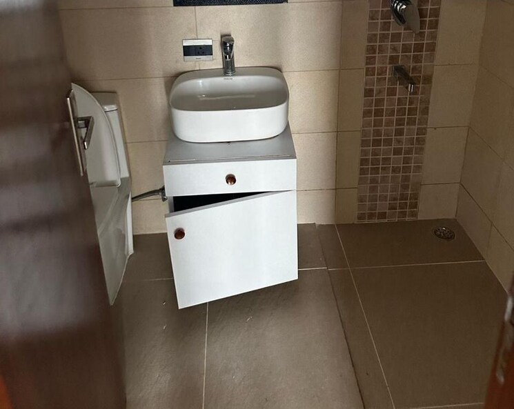 Bathroom, central-park-cerise-suites 3 Bedroom 1265 Sq.Ft. Builder Floor In Sohna Sector 33 Gurgaon 8717637