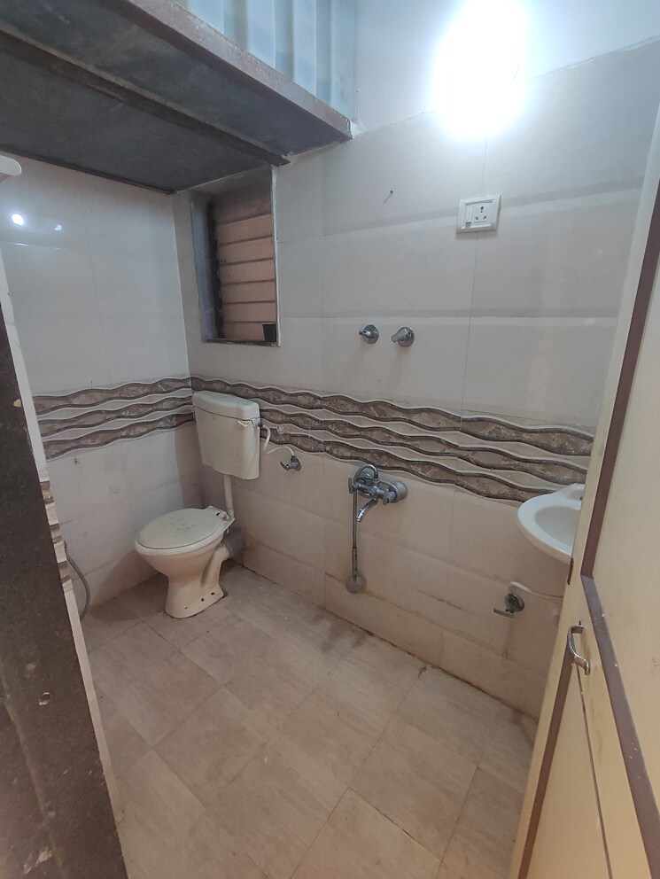 Bathroom, kailash-tower-virar-west 2 Bedroom 960 Sq.Ft. Apartment In Virar West Palghar 8717692