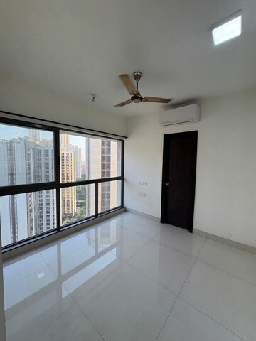 Room in 2 BHK Apartment at Lodha Casa Viva, Majiwada – for Rent