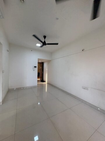 Room in 2 BHK Apartment at Lodha Casa Viva, Majiwada – for Rent