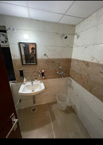 Bathroom in 2 BHK Apartment at Amrapali Riverview, Amrapali Leisure Valley – for Rent