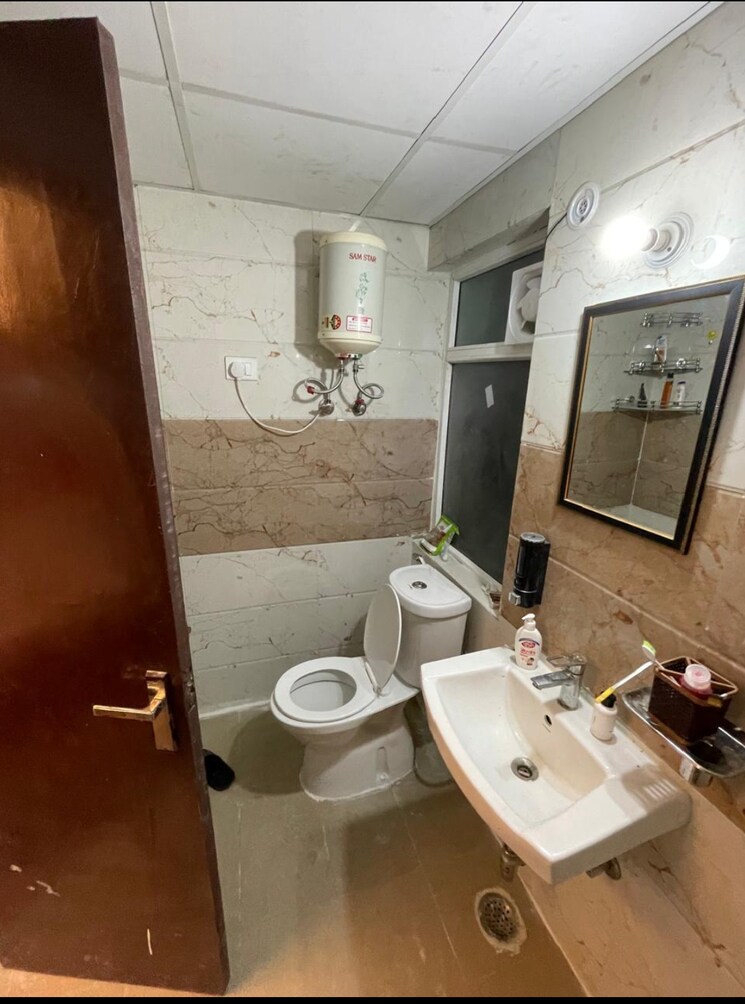 Bathroom, amrapali-riverview 2 Bedroom 845 Sq.Ft. Apartment In Amrapali Leisure Valley Greater Noida 8717730