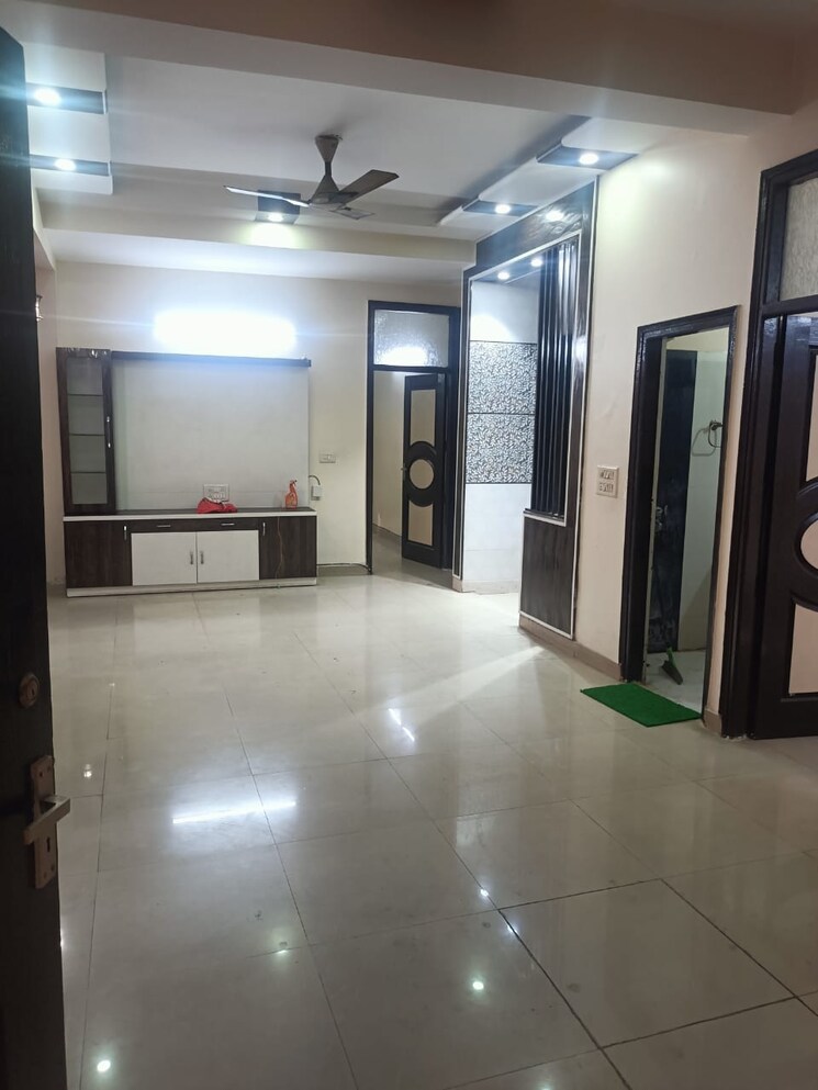 Room, niti khand i 3 Bedroom 1400 Sq.Ft. Builder Floor In Niti Khand I Ghaziabad 8717753