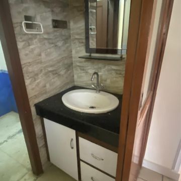 Bathroom in 2.5 BHK Villa at Sector 23 – for Rent