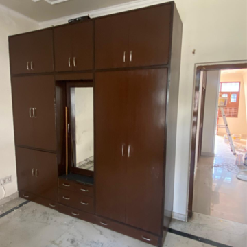 Furnished Amenities in 2.5 BHK Villa at Sector 23 – for Rent