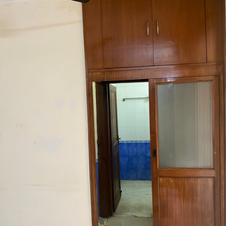 Room, sector 23 2.5 Bedroom 1200 Sq.Ft. Villa In Sector 23 Gurgaon 8717765