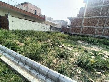  Plot For Sale in BPTP Parklands, Sector 76