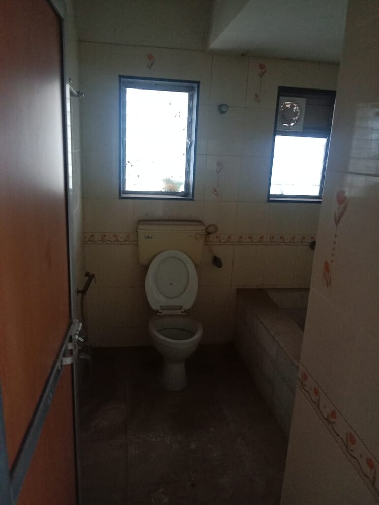 Bathroom, ram-kutir-mahim 2 Bedroom 700 Sq.Ft. Apartment In Mahim West Mumbai 8717815