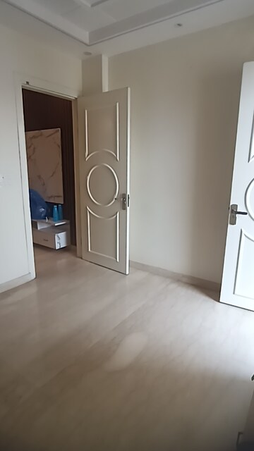 Room in 2.5 BHK Builder Floor at Ashok Nagar – for Rent