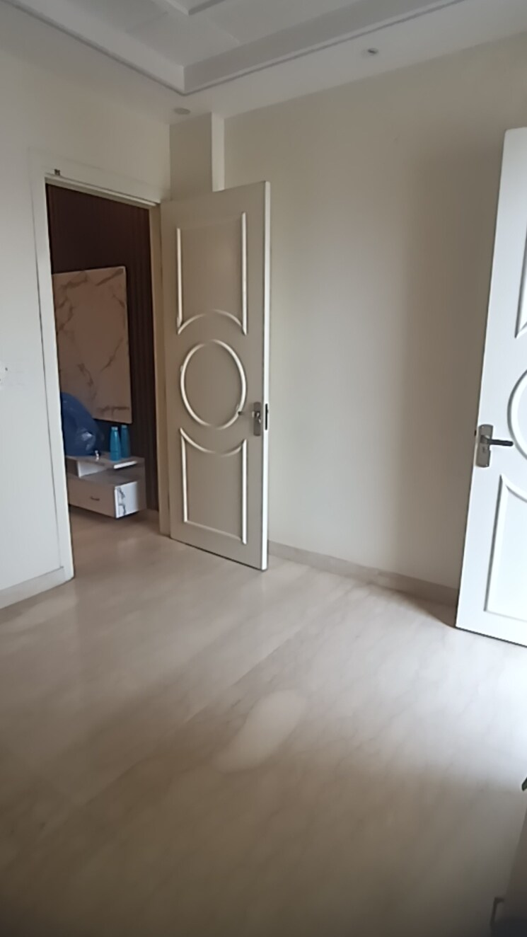 Room, ashok nagar 2.5 Bedroom 900 Sq.Ft. Builder Floor In Ashok Nagar Delhi 8717899