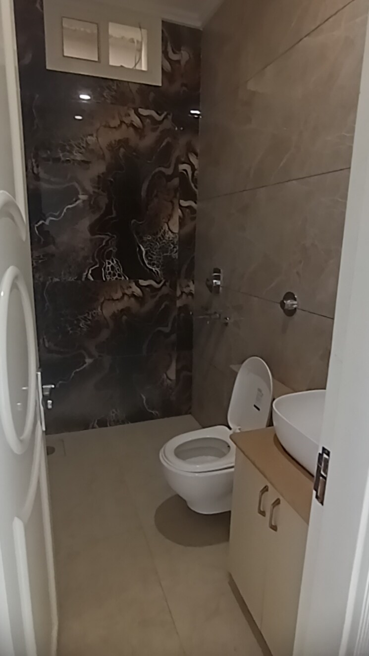 Bathroom, ashok nagar 2.5 Bedroom 900 Sq.Ft. Builder Floor In Ashok Nagar Delhi 8717899