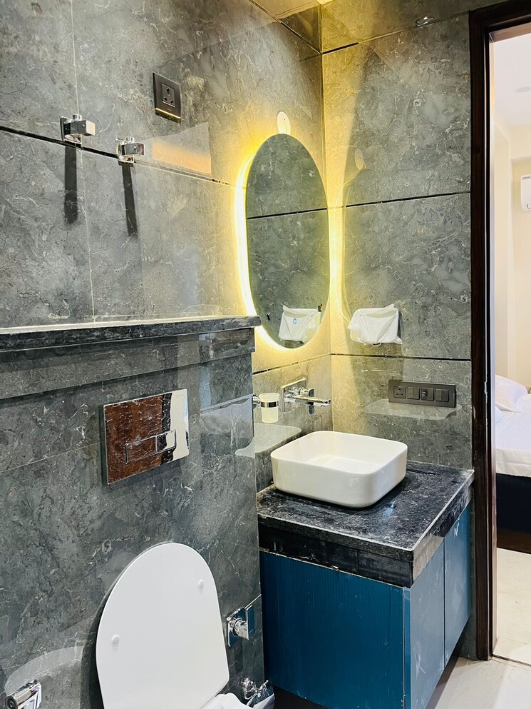 Bathroom, global-foyer 2 Bedroom 950 Sq.Ft. Builder Floor In Sector 43 Gurgaon 8717842