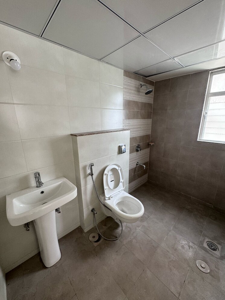 Bathroom, goel-ganga-acropolis 2 Bedroom 787 Sq.Ft. Apartment In Baner Pune 8717854