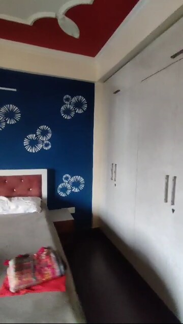 Room in 2.5 BHK Apartment at Wave Prime Floors, Wave City – for Sale