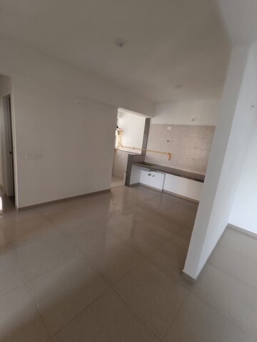 Room in 2 BHK Apartment at Goyal Orchid Valley, Shela – for Rent