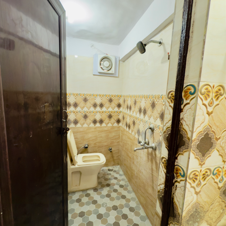Bathroom, sector 16b dwarka 1 Bedroom 70 Sq.Yd. Apartment In Sector 16b Dwarka Delhi 8717890