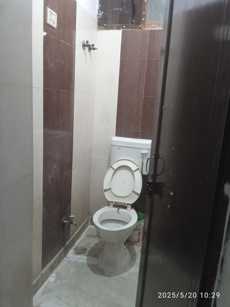 Attached Bathroom, new ashok nagar 2 Bedroom 500 Sq.Ft. Builder Floor In New Ashok Nagar Delhi 8717905