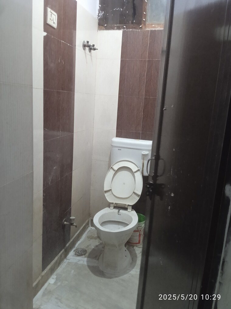 Attached Bathroom, new ashok nagar 2 Bedroom 500 Sq.Ft. Builder Floor In New Ashok Nagar Delhi 8717905