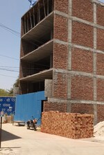 4 BHK + Pooja Room 210 Sq.Yd. Builder Floor in Dda Plot Sector 8