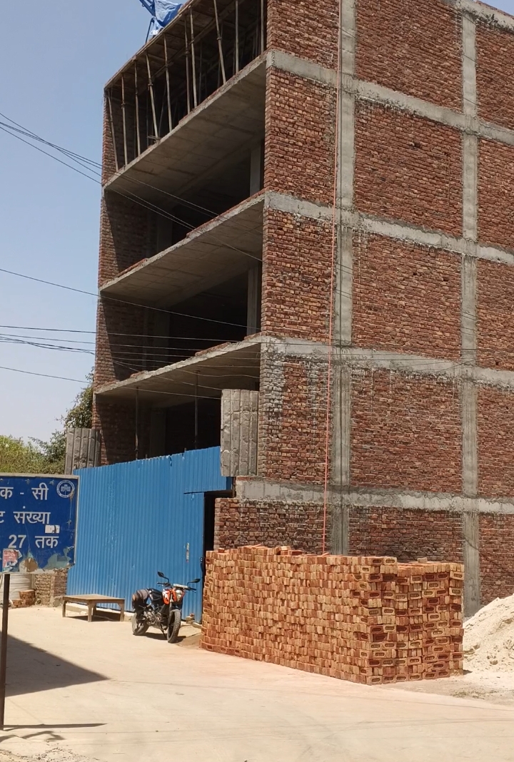 4 BHK + Pooja Room Builder Floor For Sale in Dda Plot Sector 8