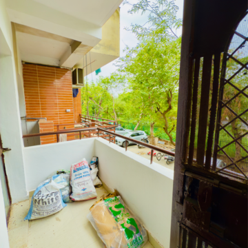 Balcony in 1 BHK Apartment at Sector 16b Dwarka – for Rent