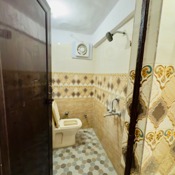 Bathroom in 1 BHK Apartment at Sector 16b Dwarka – for Rent